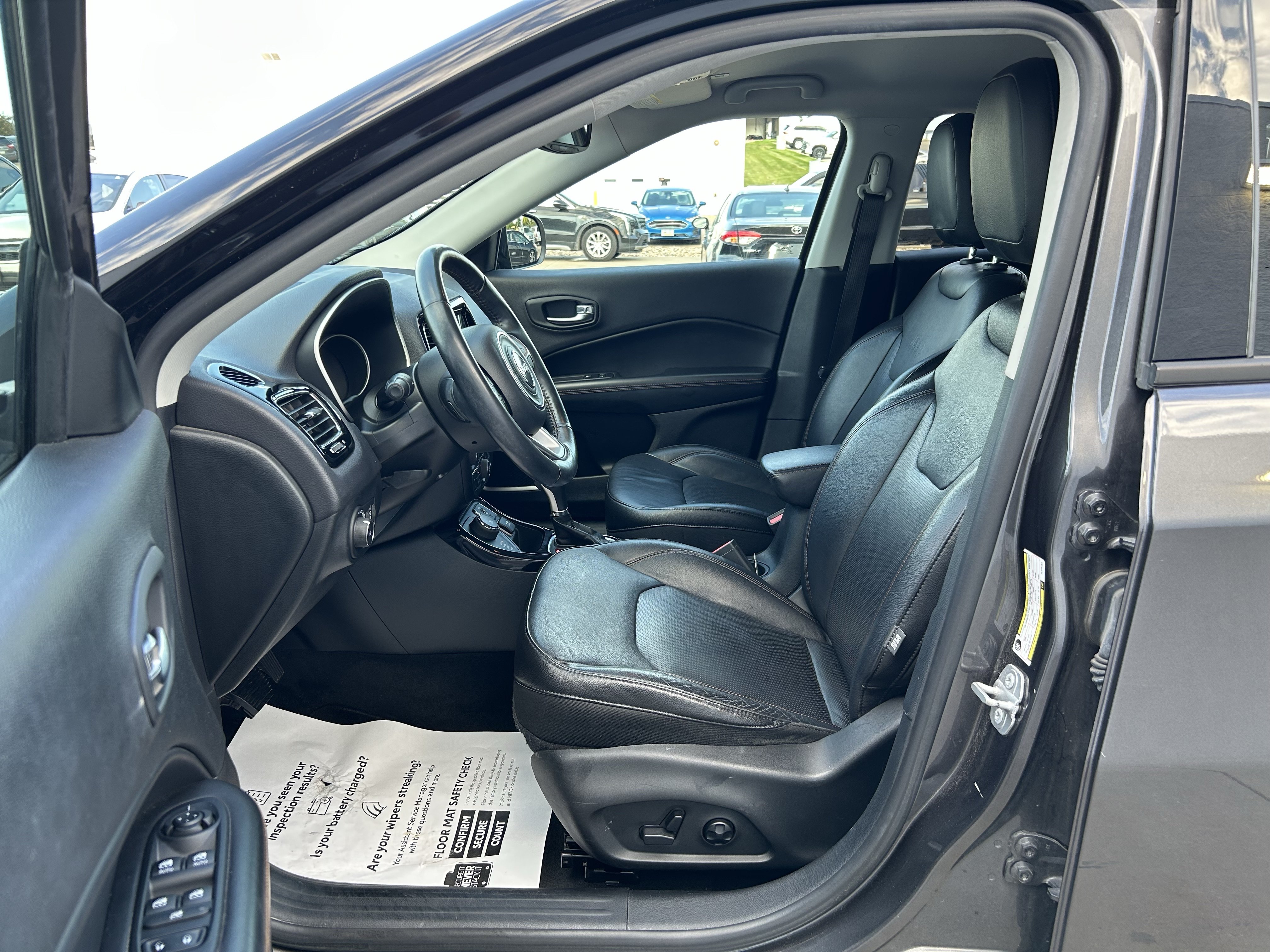 Used 2018 Jeep Compass Limited AWD/4WD image 14