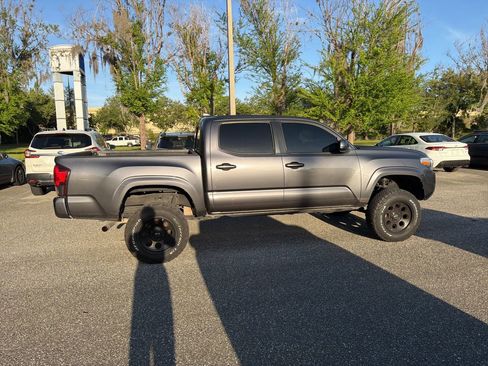 Used 2021 Toyota Tacoma SR w/ SR Convenience Package image 6