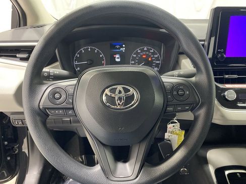 Used 2025 Toyota Corolla LE image 11