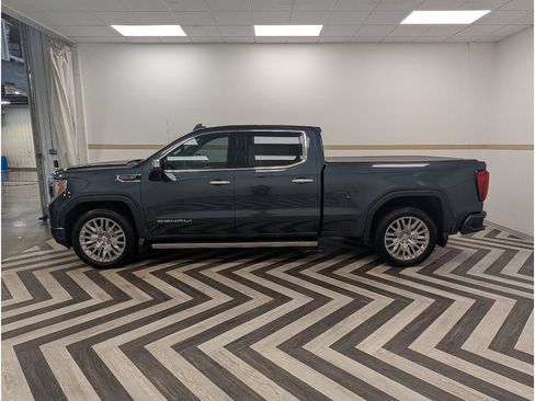 Used 2019 GMC Sierra 1500 Denali w/ Denali Ultimate Package AWD/4WD image 3