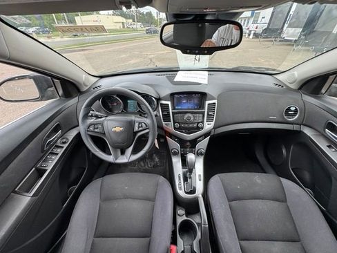 Used 2015 Chevrolet Cruze LT FWD image 15