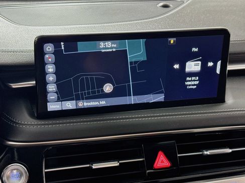 Used 2025 Genesis G70 2.5T image 2