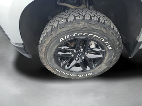 Used 2021 Chevrolet Silverado 1500 LT Trail Boss w/ Convenience Package II AWD/4WD image 13