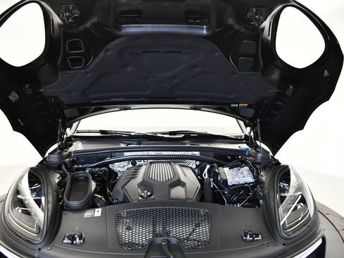 New 2026 Porsche Macan AWD/4WD image 14