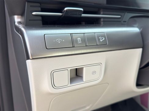 Used 2025 Hyundai Kona SEL image 19