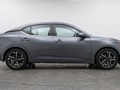 Used 2025 Nissan Sentra SV FWD image 11