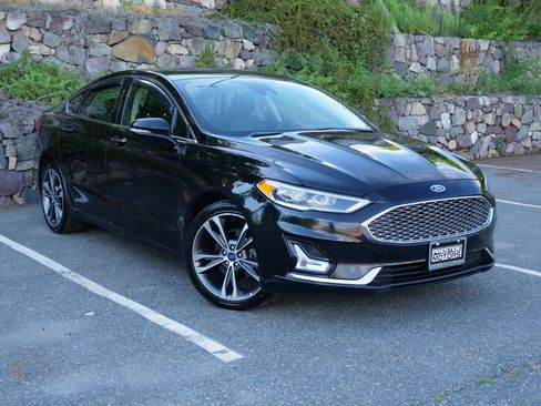 Used 2019 Ford Fusion Titanium AWD/4WD image 4