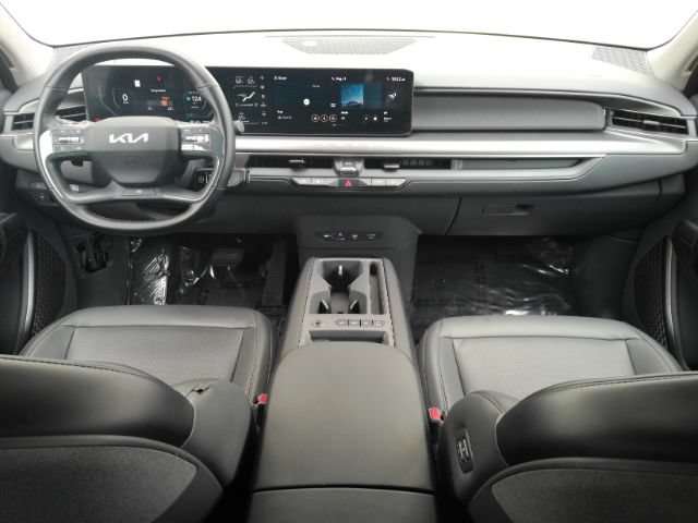 Used 2024 Kia EV9 Light Long Range RWD image 3
