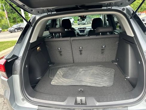 Used 2023 Chevrolet TrailBlazer LT FWD image 24
