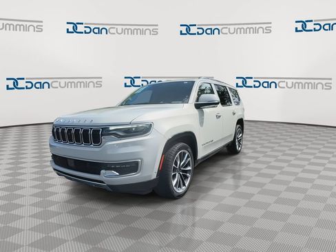 Used 2022 Jeep Wagoneer Series III w/ Premium Group I AWD/4WD image 4