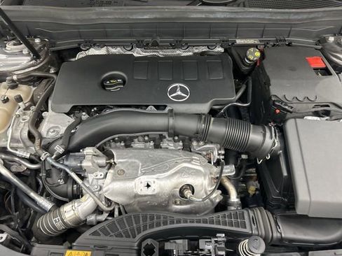 Used 2022 Mercedes-Benz GLB 250 4MATIC image 30