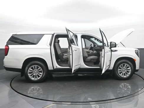 Used 2024 GMC Yukon XL SLT w/ SLT Luxury Package AWD/4WD image 57