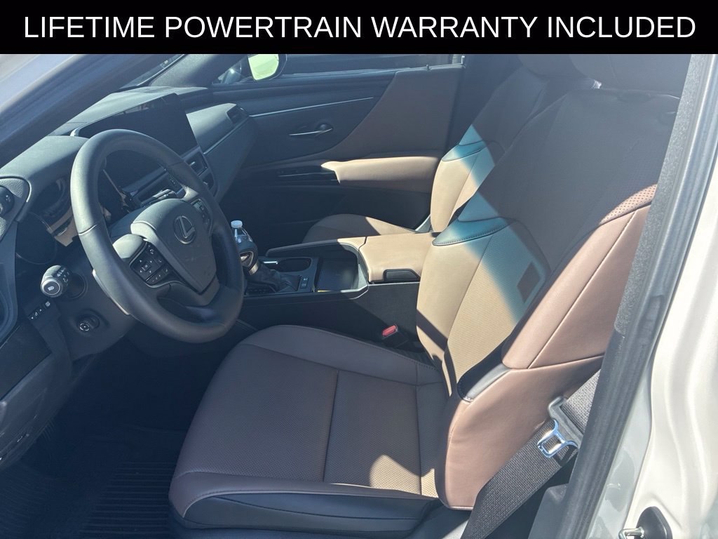 Used 2025 Lexus ES 300h w/ Premium Package FWD image 3