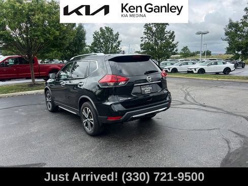 Used 2020 Nissan Rogue SV w/ Premium Package AWD/4WD image 7