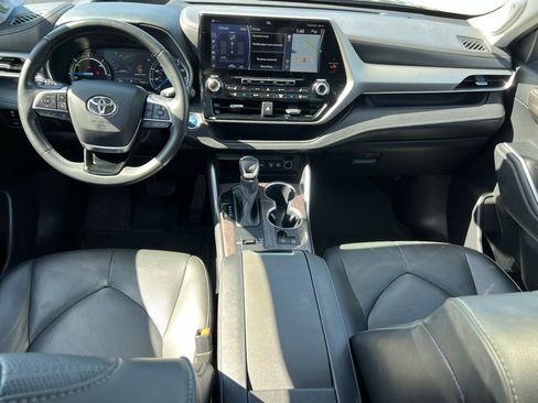 Certified 2021 Toyota Highlander Platinum AWD/4WD image 17