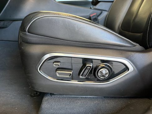 Used 2023 Jeep Grand Cherokee Overland w/ Advanced Protech Group III AWD/4WD image 13