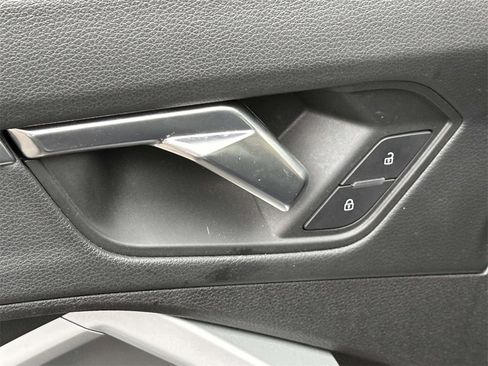 Used 2021 Audi Q3 2.0T Premium w/ Convenience Package image 11