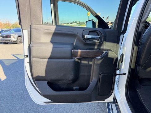 Used 2023 GMC Sierra 2500 SLT w/ SLT Premium Package image 14