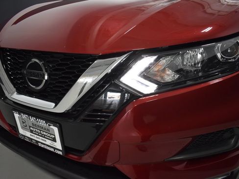 Used 2020 Nissan Rogue Sport SV w/ All-Weather Package AWD/4WD image 11
