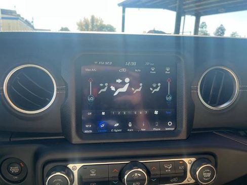 Used 2021 Jeep Wrangler Unlimited Rubicon image 27