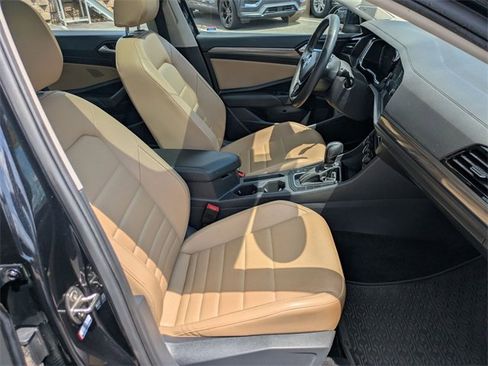 Used 2021 Volkswagen Jetta SEL image 32