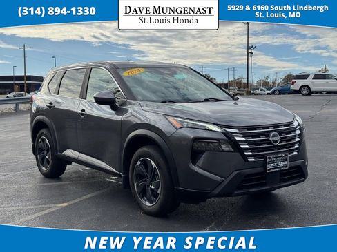 Used 2024 Nissan Rogue SV image 1