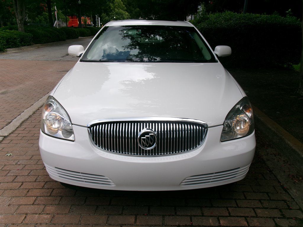 Used 2007 Buick Lucerne CXL w/ Luxury Package FWD image 2