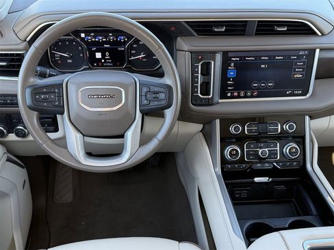 Used 2021 GMC Yukon Denali w/ Denali Ultimate Package image 12