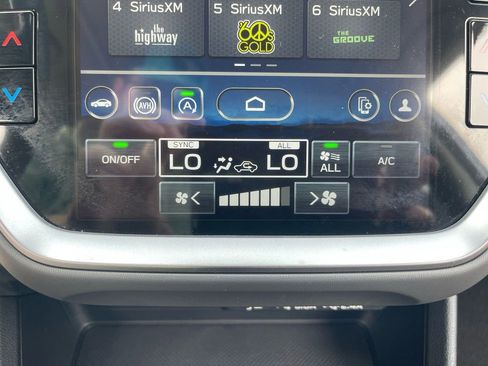 Used 2024 Subaru Crosstrek 2.0i Premium image 19