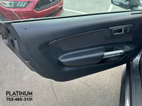 Used 2017 Ford Mustang GT RWD image 14