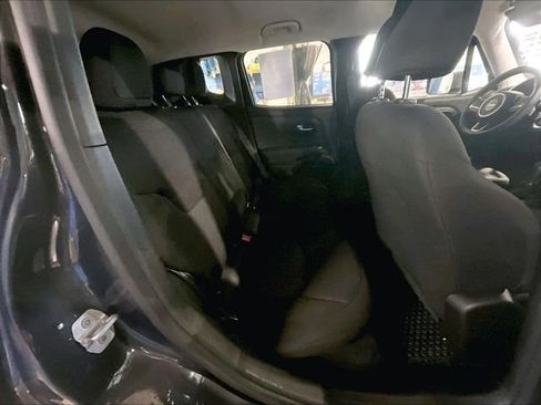 Used 2023 Jeep Renegade Latitude image 22