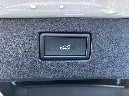 New 2026 Volkswagen Tiguan SEL R-Line image 38