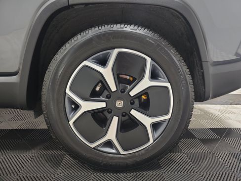Used 2023 Rivian R1S Adventure AWD/4WD image 10