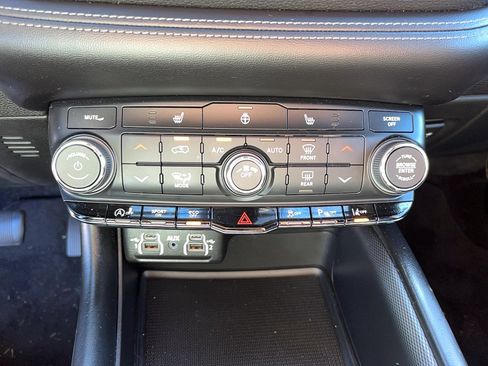 Used 2022 Dodge Durango GT image 21