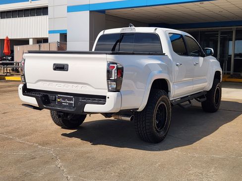 Used 2023 Toyota Tacoma Limited AWD/4WD image 6