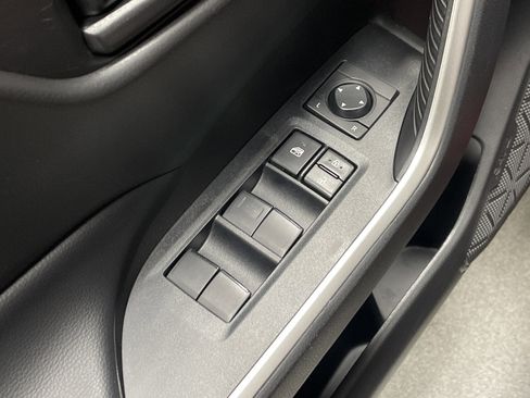 Used 2022 Toyota RAV4 LE image 15