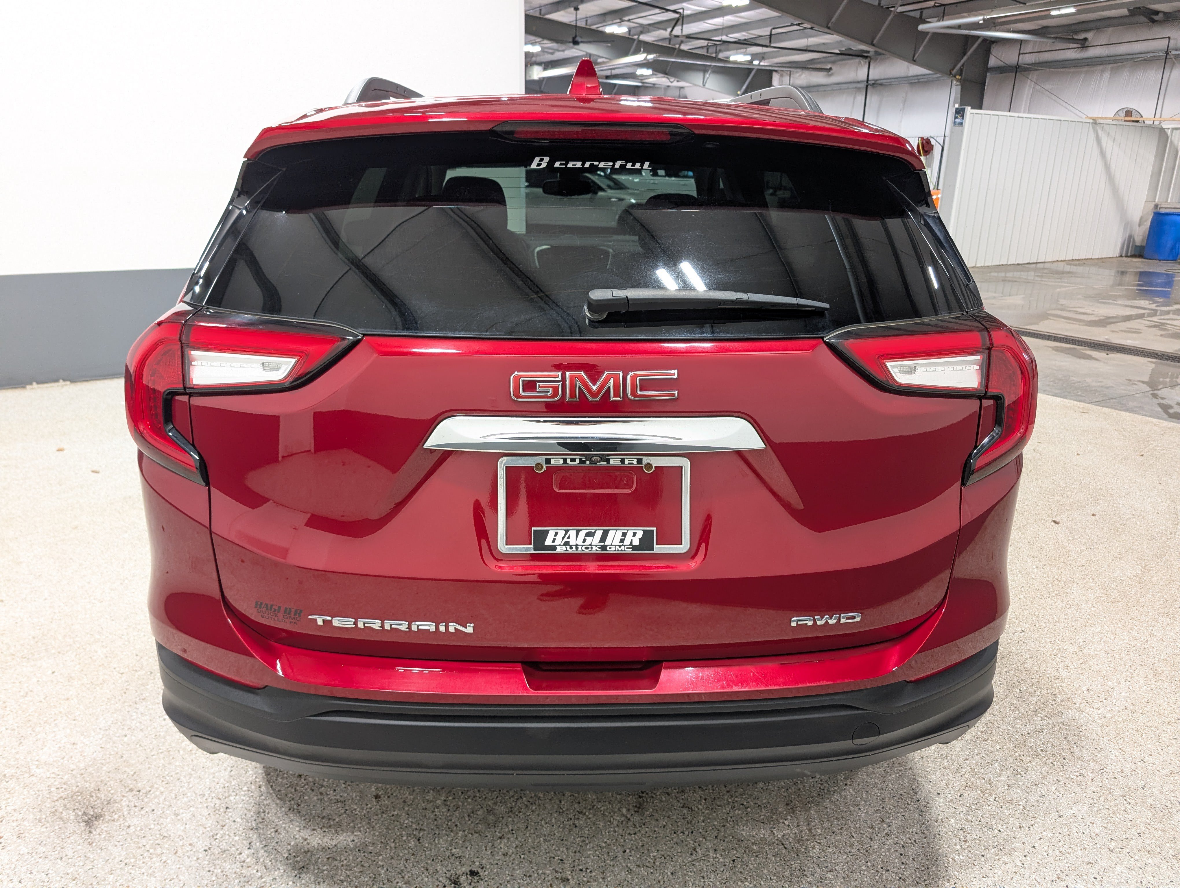 Used 2024 GMC Terrain SLE w/ Driver Convenience Package AWD/4WD image 4