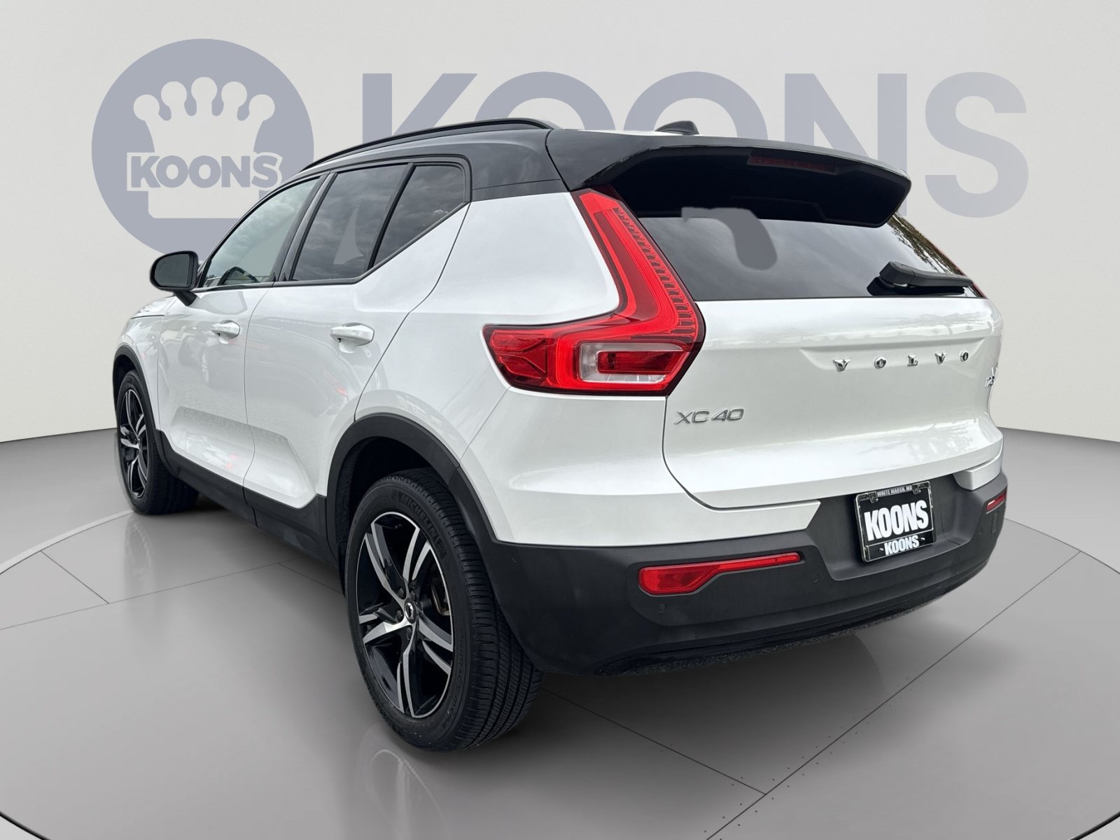 Used 2021 Volvo XC40 T5 R-Design w/ Advanced Package AWD/4WD image 14