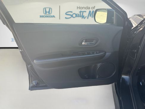 Used 2021 Honda HR-V Sport image 19