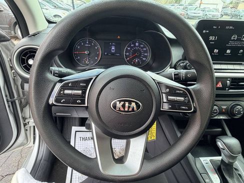 Used 2021 Kia Forte LXS FWD image 9