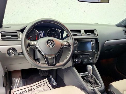 Used 2016 Volkswagen Jetta Sport w/ Lighting Package image 10