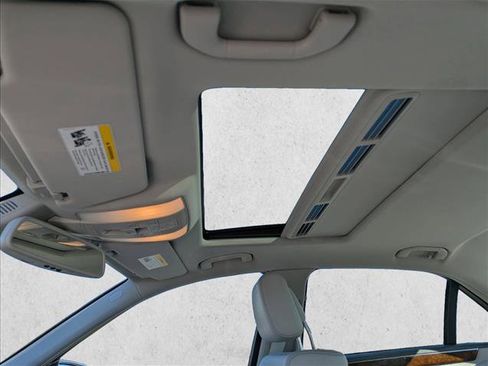 Used 2014 Mercedes-Benz E 350 Sedan image 22