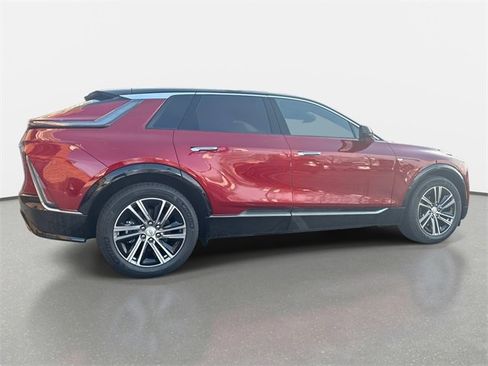 New 2025 Cadillac Lyriq Luxury image 4