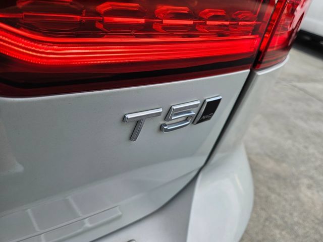 Used 2020 Volvo V60 T5 Cross Country w/ Protection Package Premier AWD/4WD image 10