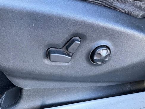 Used 2018 Chrysler Pacifica Touring-L Plus w/ Advanced Safetytec Group image 14