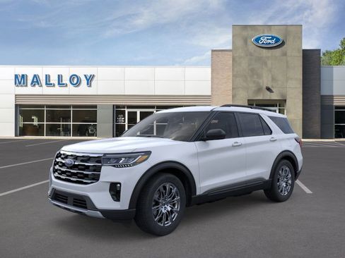 New 2026 Ford Explorer Active w/ Active Comfort Package image 3