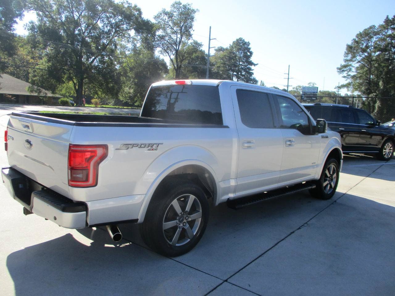 Used 2017 Ford F150 Lariat w/ Equipment Group 502A Luxury AWD/4WD image 27