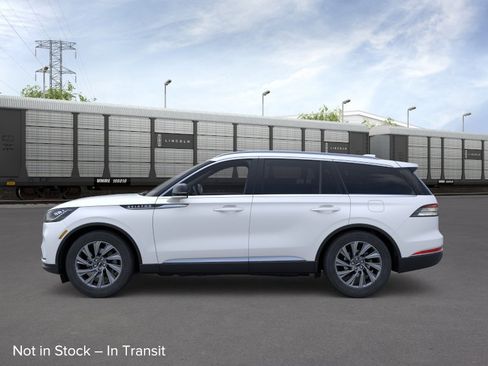 New 2026 Lincoln Aviator AWD image 3