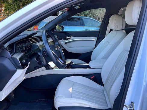 Certified 2024 Audi Q8 e-tron Premium Plus image 21