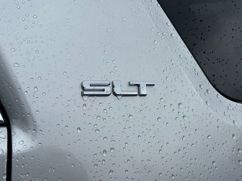 Used 2016 GMC Acadia SLT FWD image 3